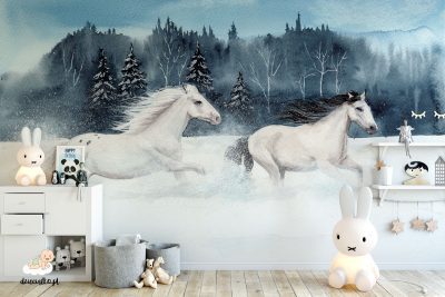 galopujące konie w śnieżnej scenerii - fototapeta dla dzieci